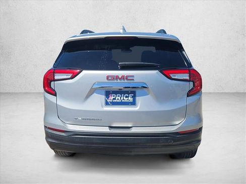 Used 2022 GMC Terrain SLE w/ Driver Convenience Package FWD image 6