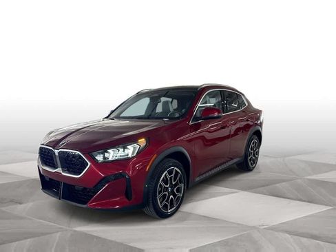 Used 2025 BMW X2 xDrive28i w/ Premium Package AWD/4WD image 4