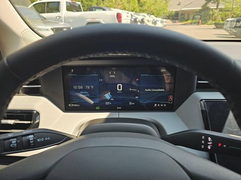 New 2027 Chevrolet Bolt LT w/ Comfort Package FWD image 27