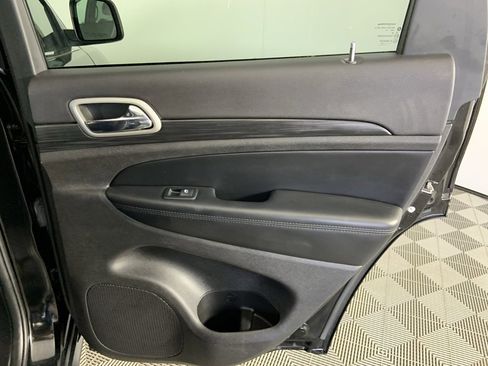 Used 2021 Jeep Grand Cherokee Laredo X image 25