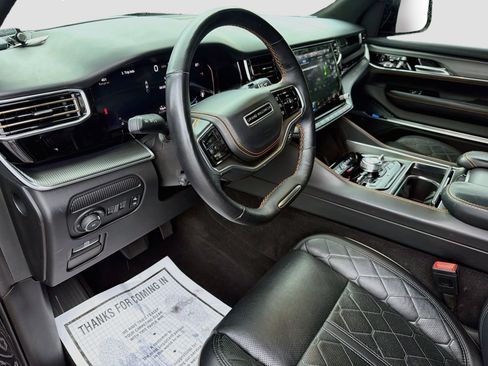 Used 2023 Jeep Grand Wagoneer Series III w/ Rear Seat Video Group 1 AWD/4WD image 25