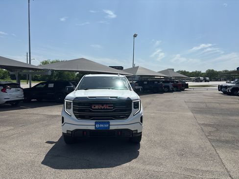 Used 2023 GMC Sierra 1500 AT4 w/ AT4 Premium Package AWD/4WD image 2