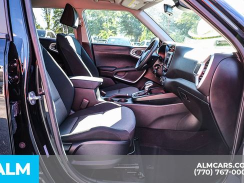 Used 2025 Kia Soul LX w/ LX Technology Package FWD image 21