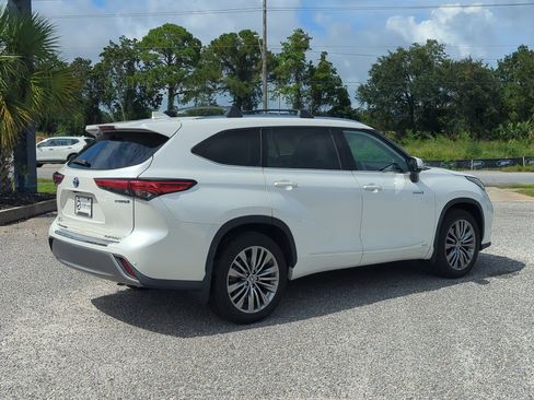 Used 2021 Toyota Highlander Platinum AWD/4WD image 7