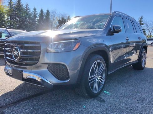Used 2024 Mercedes-Benz GLS 450 4MATIC image 3