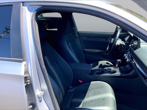 Used 2023 Honda Civic Sport image 8