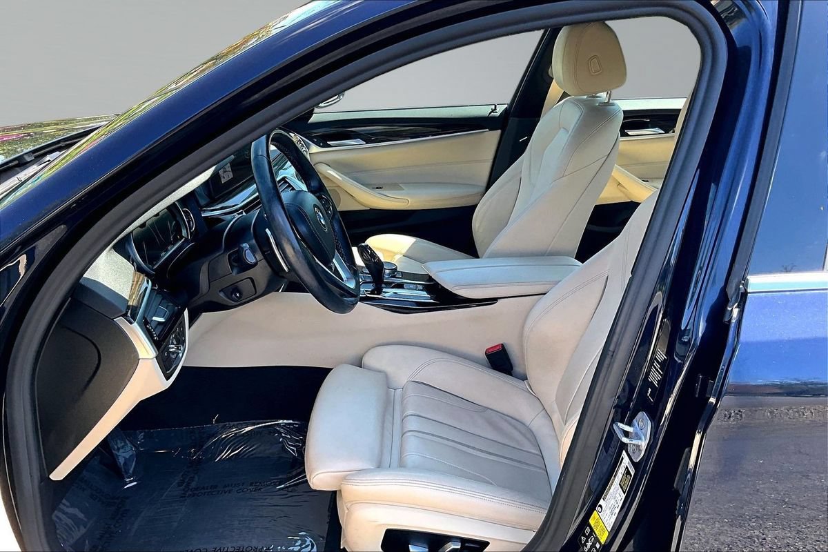 Used 2018 BMW 530i xDrive AWD/4WD image 10