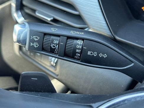 Used 2024 GMC Acadia Elevation FWD image 19