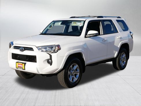 Used 2021 Toyota 4Runner SR5 Premium image 3