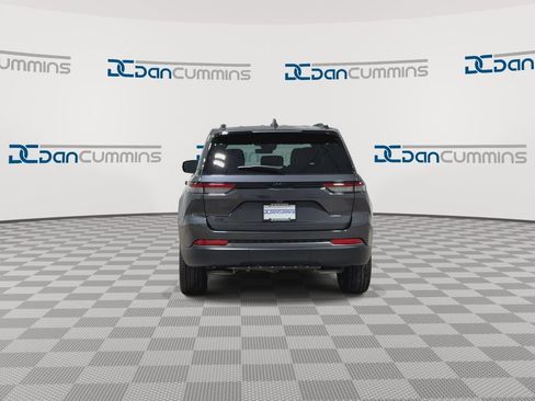 New 2026 Jeep Grand Cherokee Limited AWD/4WD image 7