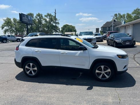 Used 2022 Jeep Cherokee Limited image 2