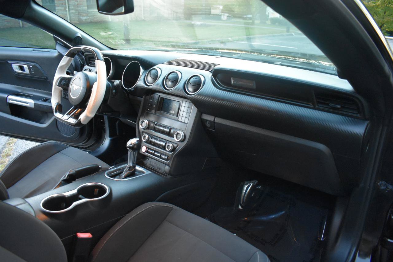 Used 2019 Ford Mustang Coupe RWD image 18