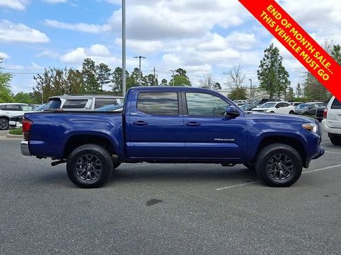 Certified 2023 Toyota Tacoma SR5 AWD/4WD image 9