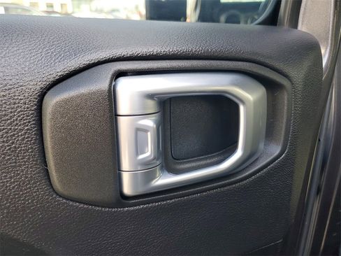 Used 2021 Jeep Wrangler Unlimited Sahara image 15