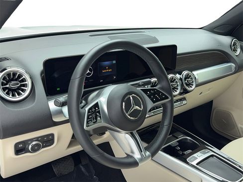 Used 2025 Mercedes-Benz GLB 250 w/ Exclusive Package image 14