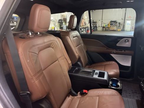 Used 2023 Lincoln Aviator Reserve w/ Equipment Group 201A AWD/4WD image 24