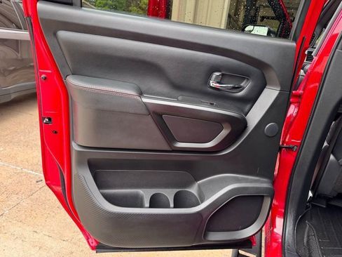 Used 2021 Nissan Titan PRO-4X w/ Pro-4x Convenience Package AWD/4WD image 23