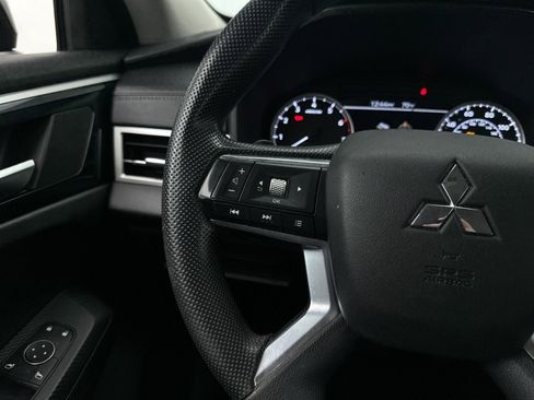 Used 2022 Mitsubishi Outlander ES image 22