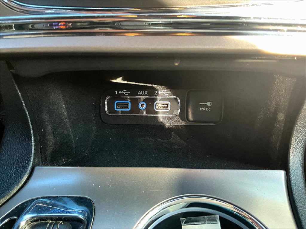 Used 2021 Jeep Grand Cherokee Laredo AWD/4WD image 18
