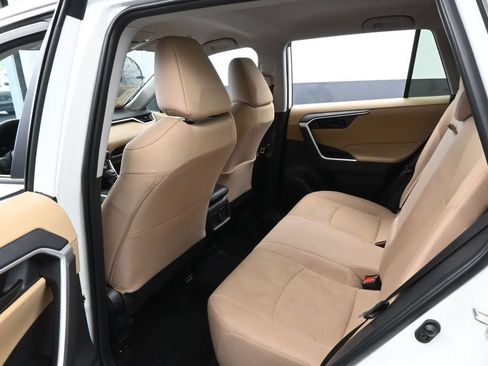 Used 2025 Toyota RAV4 LE FWD image 34