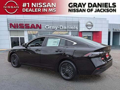 New 2026 Nissan Sentra SV w/ SV Convenience Package FWD image 4