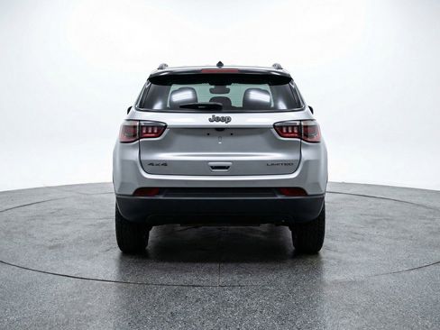 Used 2025 Jeep Compass Trailhawk AWD/4WD image 7