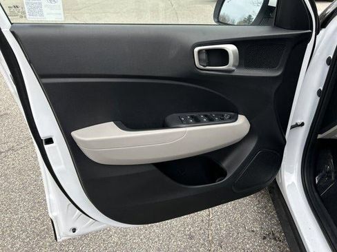New 2025 Hyundai Venue SEL image 42
