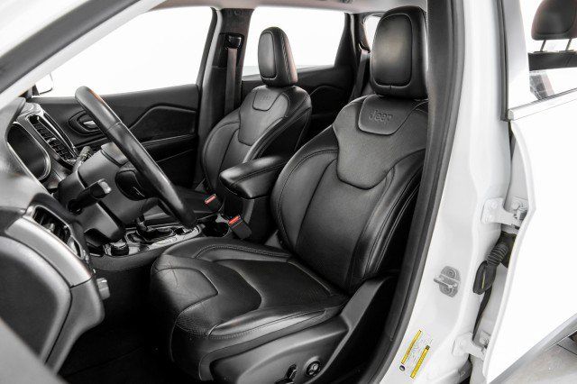 Used 2019 Jeep Cherokee Limited AWD/4WD image 30