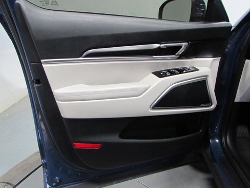Used 2024 Kia Telluride S w/ S Sunroof Package FWD image 12