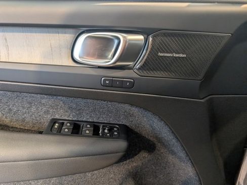 New 2026 Volvo XC40 B5 Ultra w/ Climate Package image 9