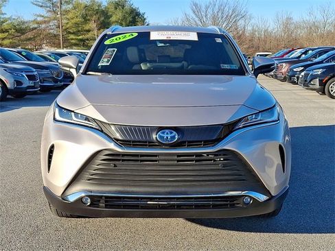 Certified 2024 Toyota Venza XLE image 2