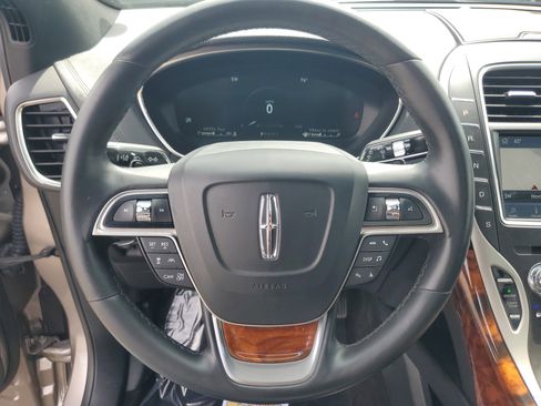 Used 2020 Lincoln Nautilus Reserve w/ Equipment Group 201A image 14