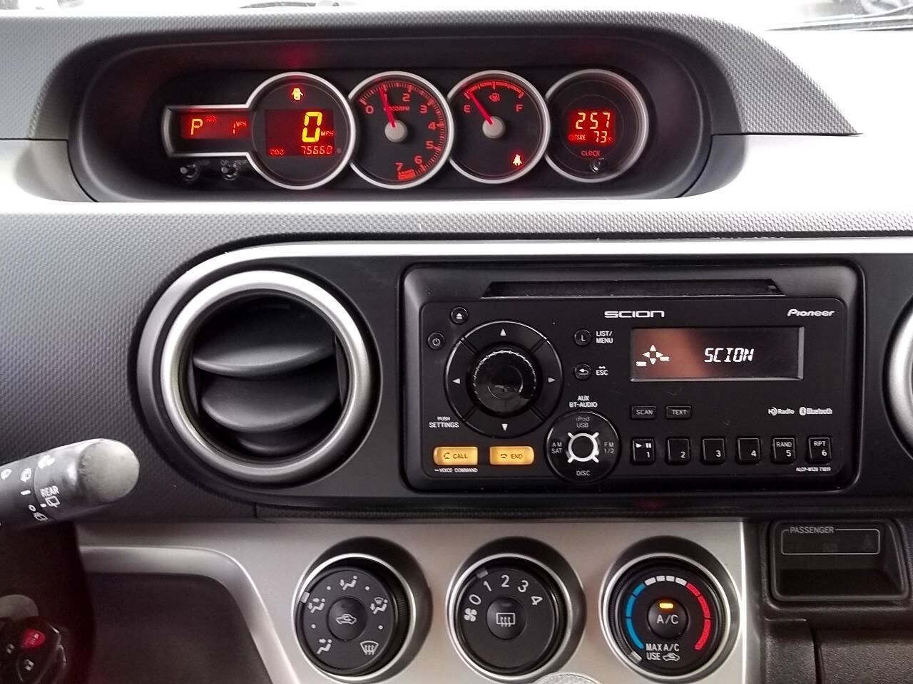 Used 2012 Scion xB FWD image 16