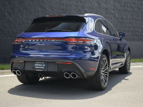 Certified 2026 Porsche Macan AWD/4WD image 7