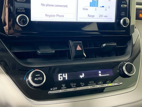 Used 2020 Toyota Corolla LE image 26