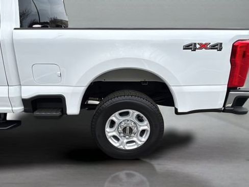 Used 2025 Ford F250 XLT AWD/4WD image 32