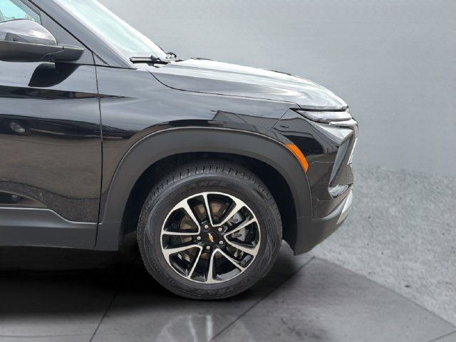 Used 2025 Chevrolet TrailBlazer LT FWD image 30
