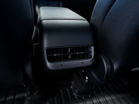 Used 2023 Tesla Model Y Long Range image 50