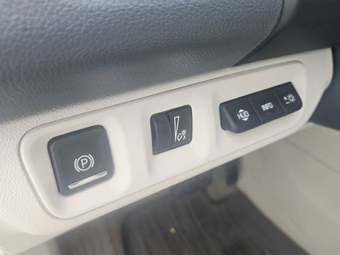Used 2020 GMC Acadia Denali w/ Technology Package FWD image 20