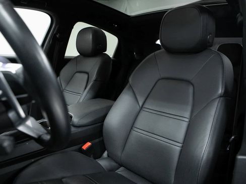 Certified 2022 Porsche Cayenne Coupe image 5