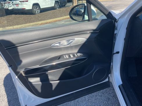 Used 2025 Genesis GV70 2.5T image 14