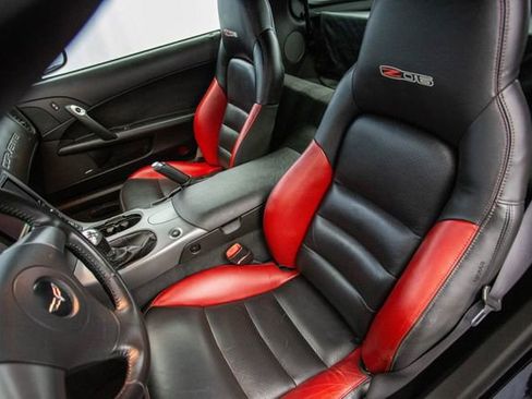 Used 2006 Chevrolet Corvette Z06 w/ Preferred Equipment Group image 19