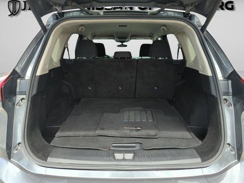 Certified 2024 Nissan Rogue SV FWD image 17