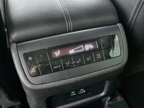 Used 2023 Nissan Pathfinder SL w/ Black Appearance Package FWD image 27