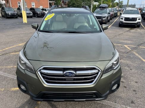 Used 2018 Subaru Outback 3.6R Limited AWD/4WD image 2