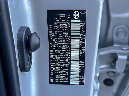 Used 2021 Toyota Corolla LE image 25