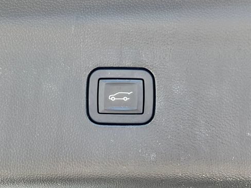 Used 2019 Buick Enclave Premium w/ Trailering Package, 5000 lbs. AWD/4WD image 39