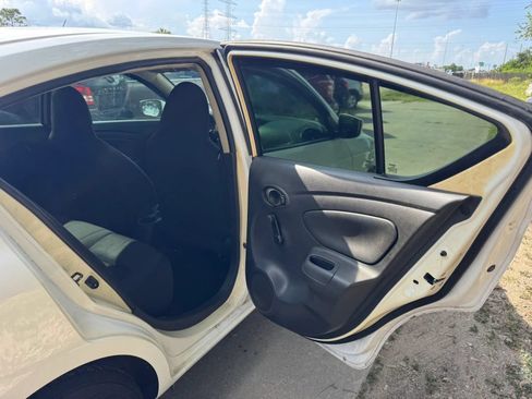Used 2017 Nissan Versa S Plus FWD image 20
