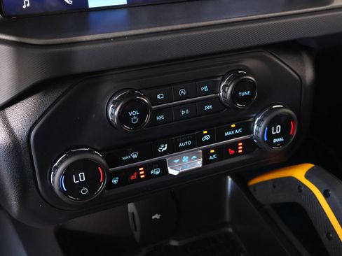 Used 2024 Ford Bronco Badlands AWD/4WD image 8