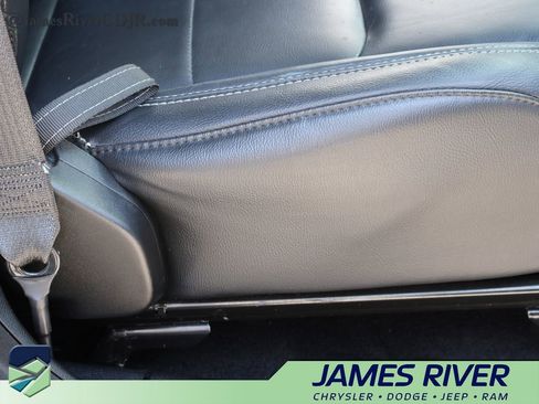 Used 2021 Jeep Wrangler Unlimited Sahara AWD/4WD image 10